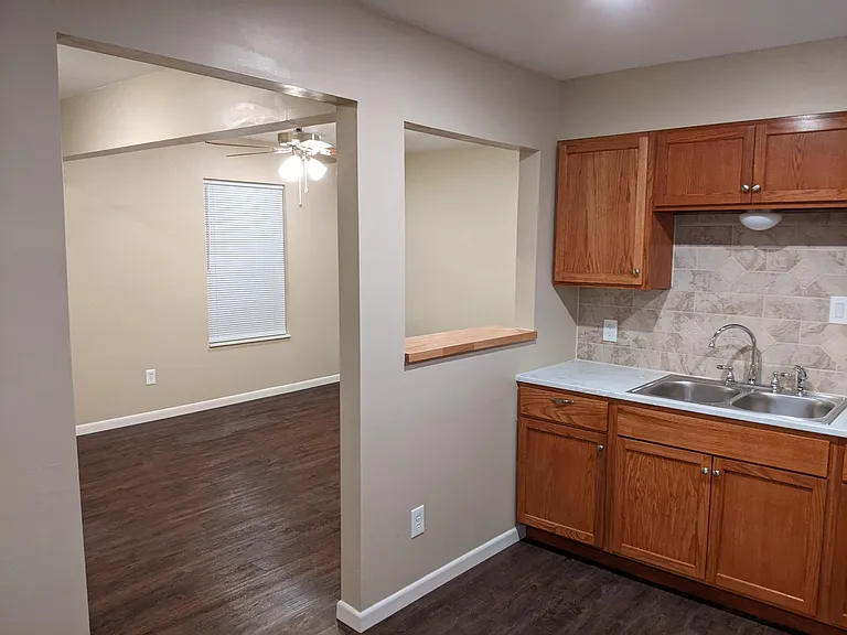12122 Bellafonte Dr — Photo 4