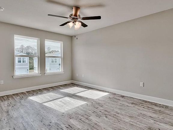 3rd image of 65 Crossing Ln Unit B