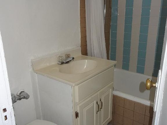 4th image of 4606 N Beacon St APT 3C