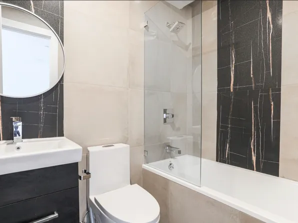 224 Hawthorne Street image 10 of 10