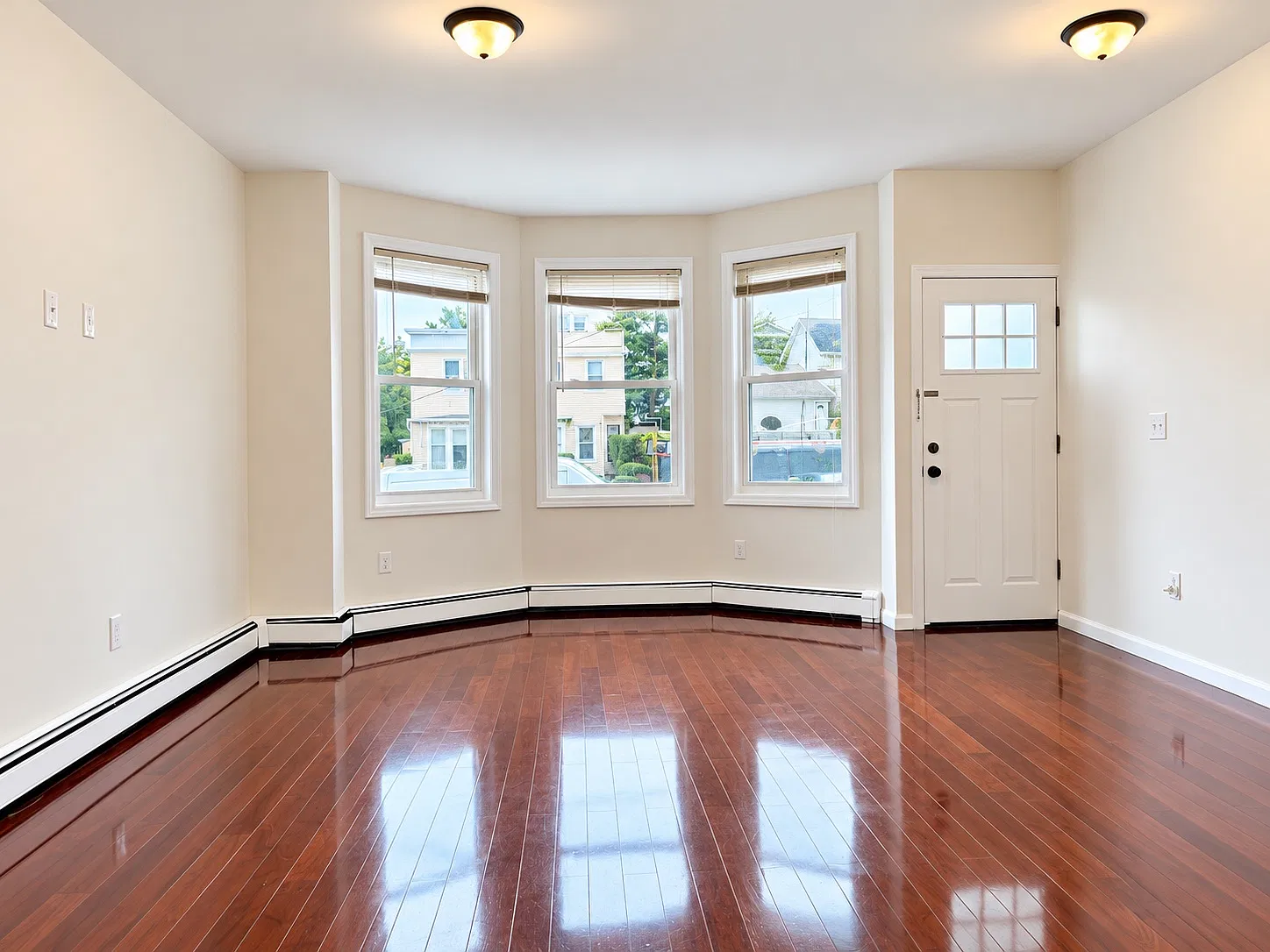 3 bed, $2,600 — Photo 1