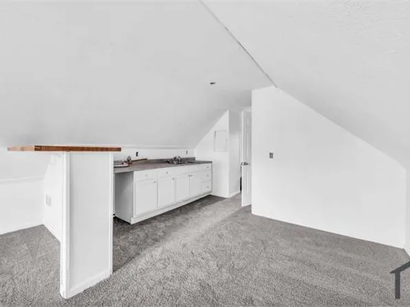 3583 W 105th St, Cleveland, OH 44111