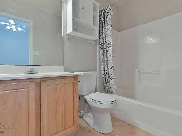 7825 Thompson Pkwy — Photo 27