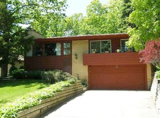 35086 N Pau Puk Kee Wis Trl, McHenry, IL 60051