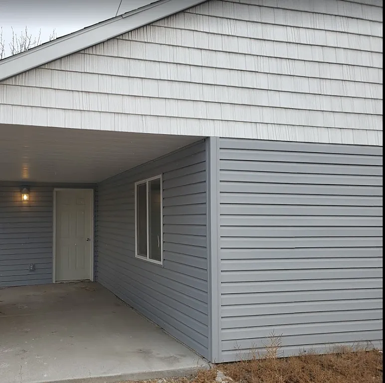 2 bed, 1.0 bath, 820 sqft, $1,225 — Photo 1
