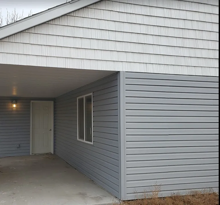 2 bed, 1.0 bath, 820 sqft, $1,225