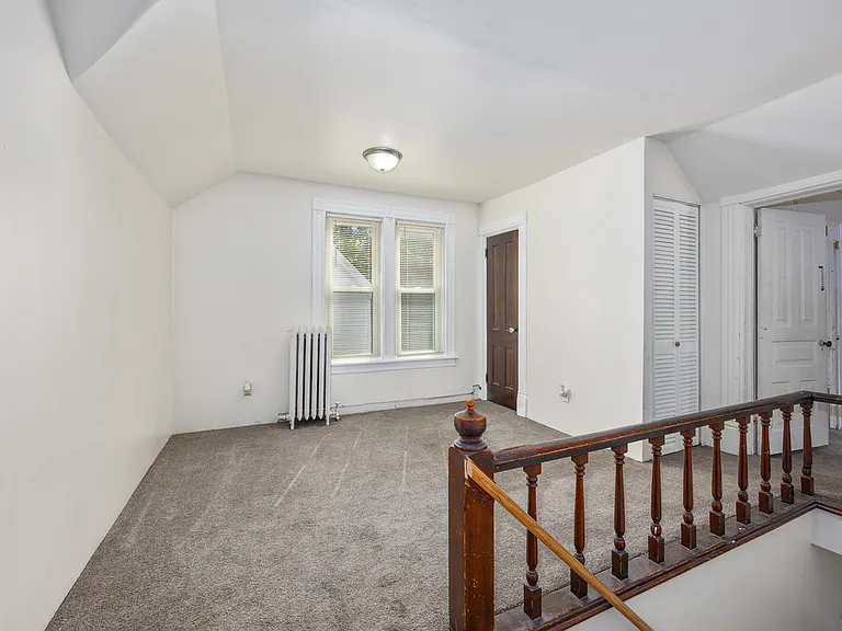 44 Grove St NE — Photo 15
