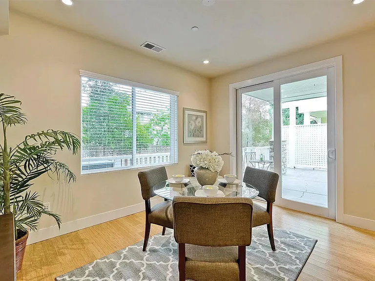 1120 Boranda Ave — Photo 16