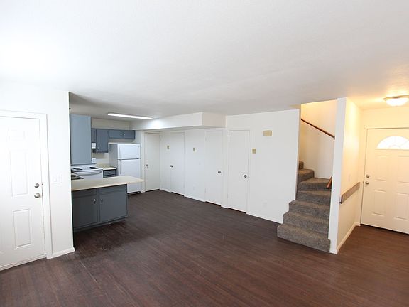4th image of 1927 E Arrowhead Ave #4