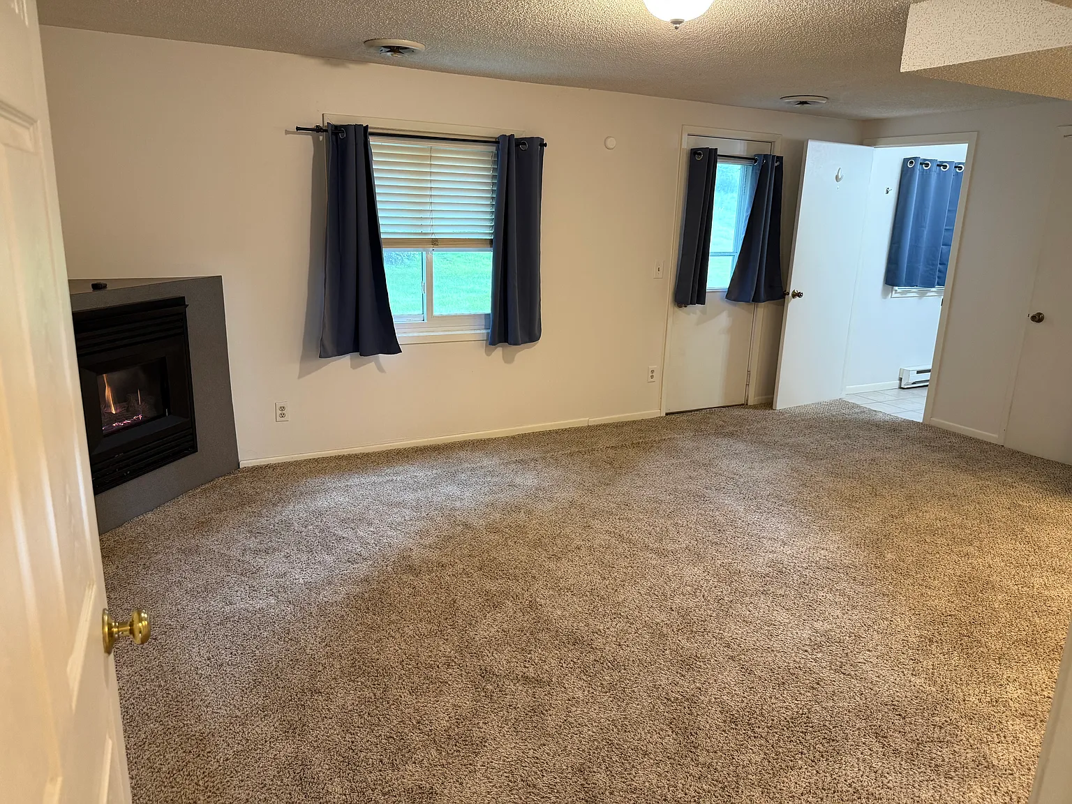 3 bed, 1500 sqft, $2,250 — Photo 3