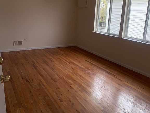 4th image of 40 Benson St Floor 2