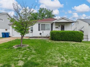 9533 Upland Dr, Saint Louis, MO 63123