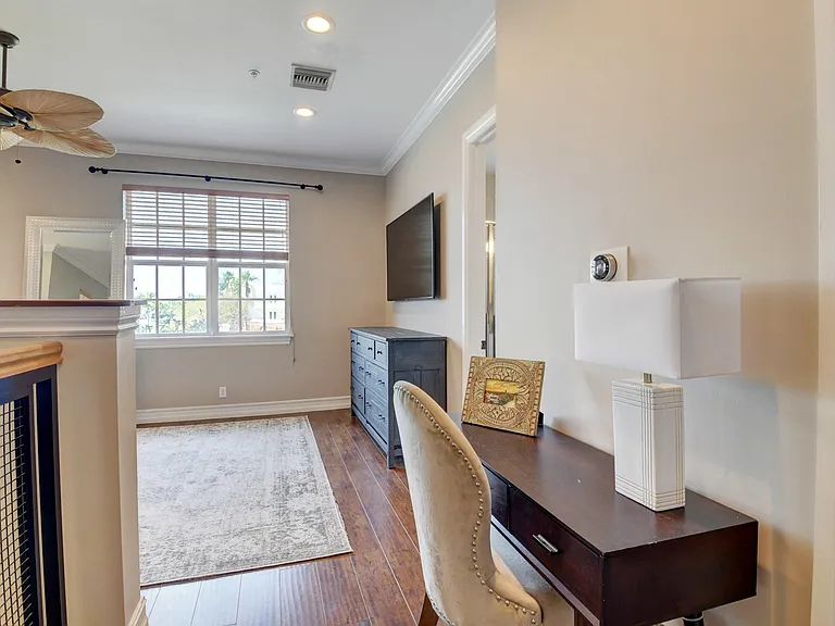 75 NE 5th Ave NE #U — Photo 15