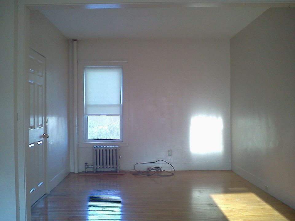 1st image of 554 Washington St