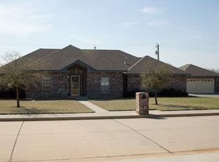707 N Songbird Way, Mustang, OK 73064