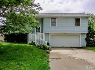 211 E Southridge Rd, Marshalltown, IA 50158