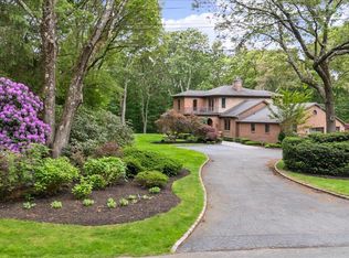 1039 Friendly Rd, Upper Brookville, NY 11771