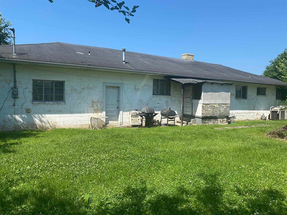 2nd image of 85 Fullerton Ave