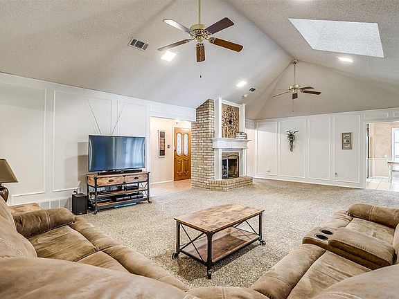 4th image of 3406 Woodside Dr