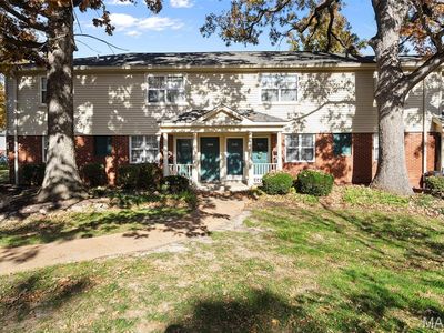1530 Swallow Dr, Saint Louis, MO, 63144