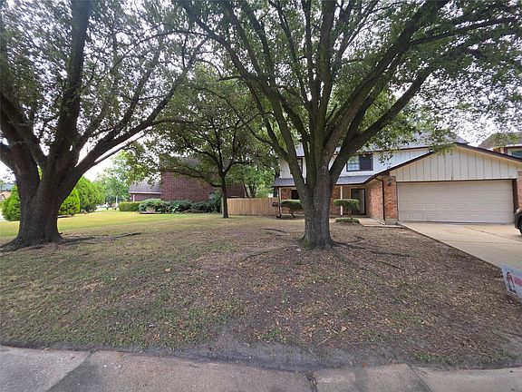 3rd image of 962 Sterling Green Dr S