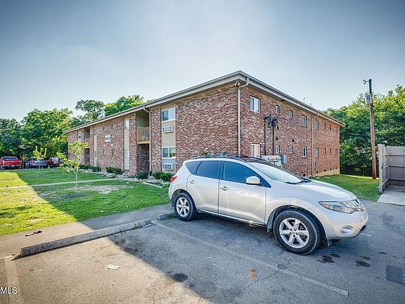 5th image of 1549 Wales Ave