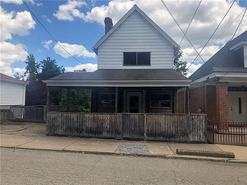457 Augusta St photo 1