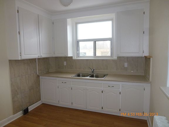 3rd image of 183 Maurice Dr #6