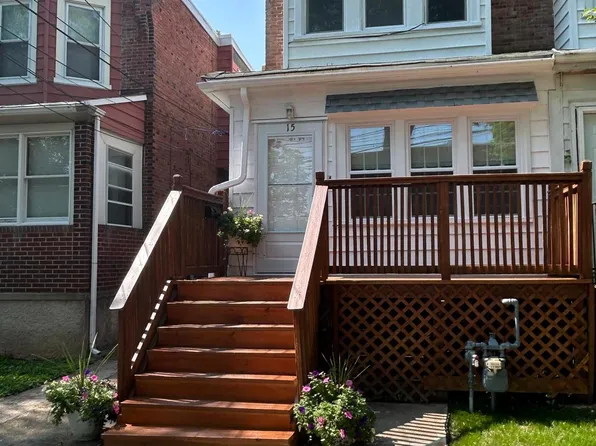 15 Kern St, Collingdale, PA 19023