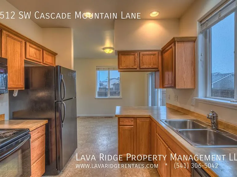 2512 SW Cascade Mountain Ln — Photo 5
