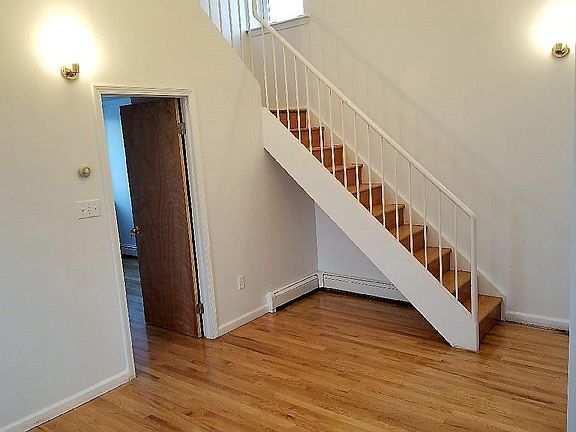5th image of 1086 Greene Ave #3