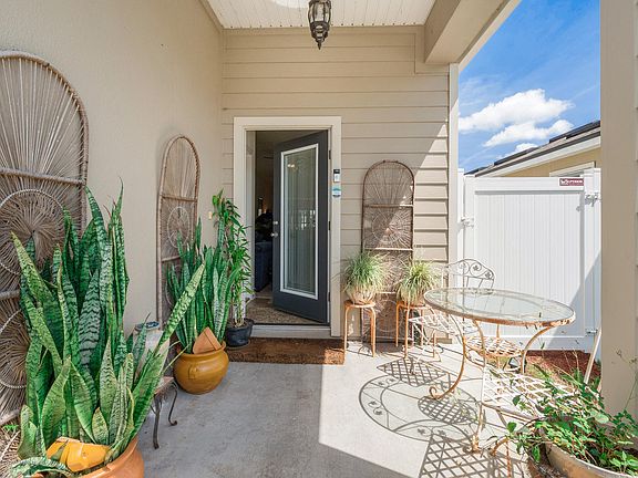 3rd image of 8484 Julia Marie Cir