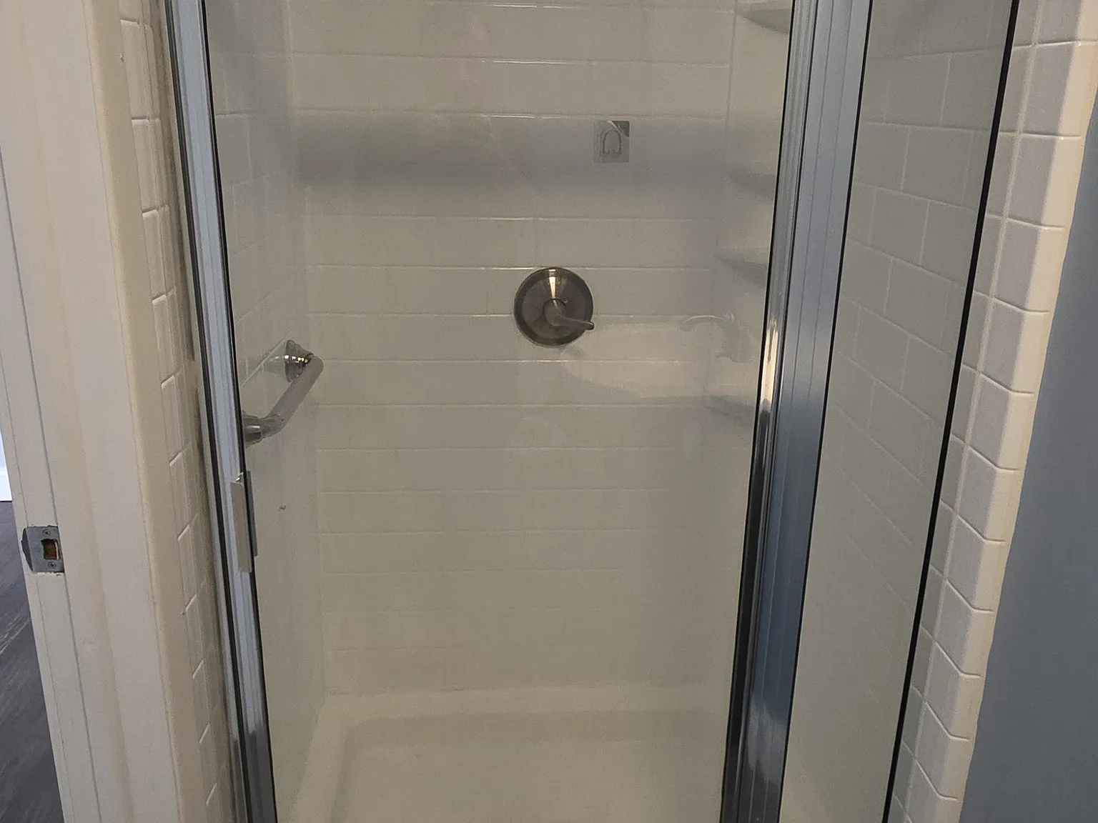 4 bed, $2,450 — Photo 2