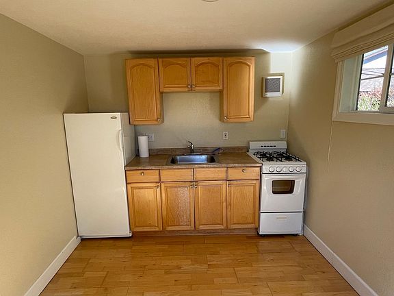 5th image of 77 1/2 Taylor Dr
