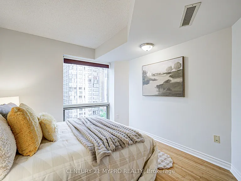 1001 Bay St #1506 — Photo 10