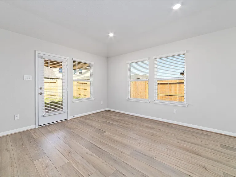 21518 Carbone Ln — Photo 14