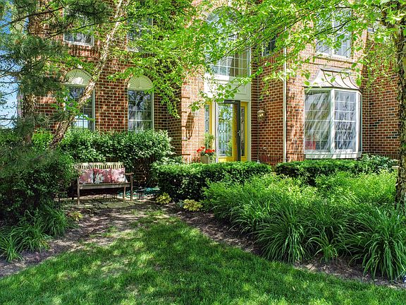 3rd image of 71 Glenn Eagle Ct