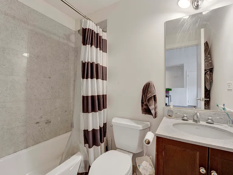 1149 W Cornelia Ave #3A — Photo 6
