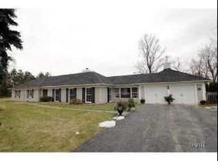 2299 Drury Ln, Northfield, IL 60093