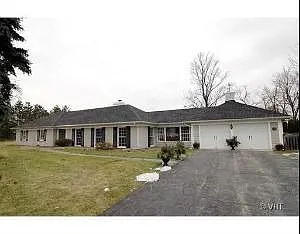 2299 Drury Ln photo 1