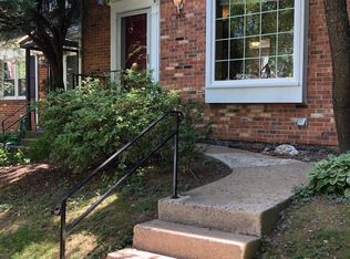2932 Piney Grove Ct, Fairfax, VA 22031