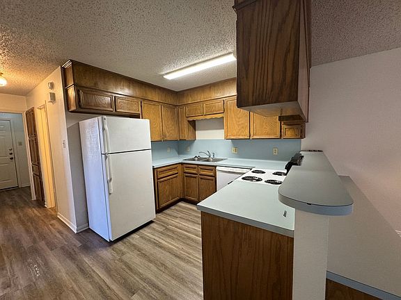 4th image of 3106 Courtney Ln APT A