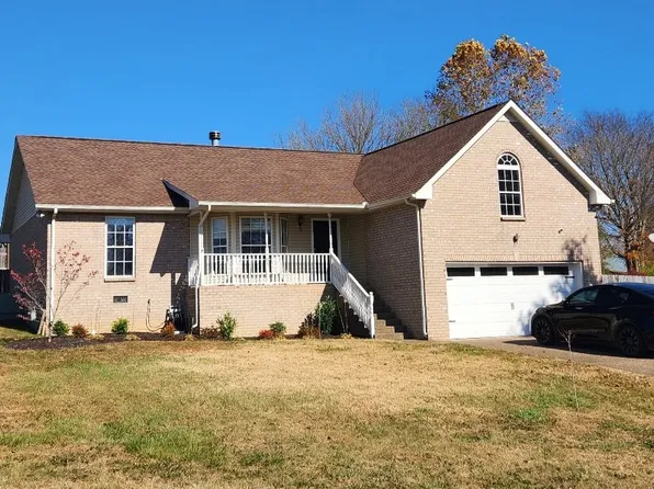 1135 Franklin Dr, Greenbrier, TN 37073