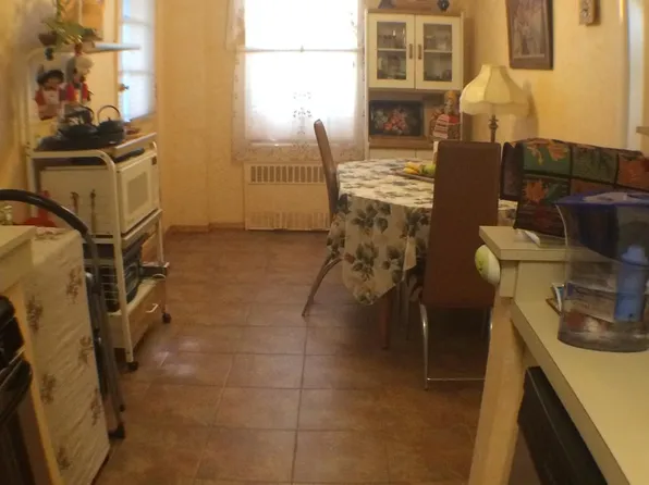 2277 Homecrest Avenue image 1 of 7