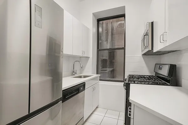 Rented by Bond New York | media 7