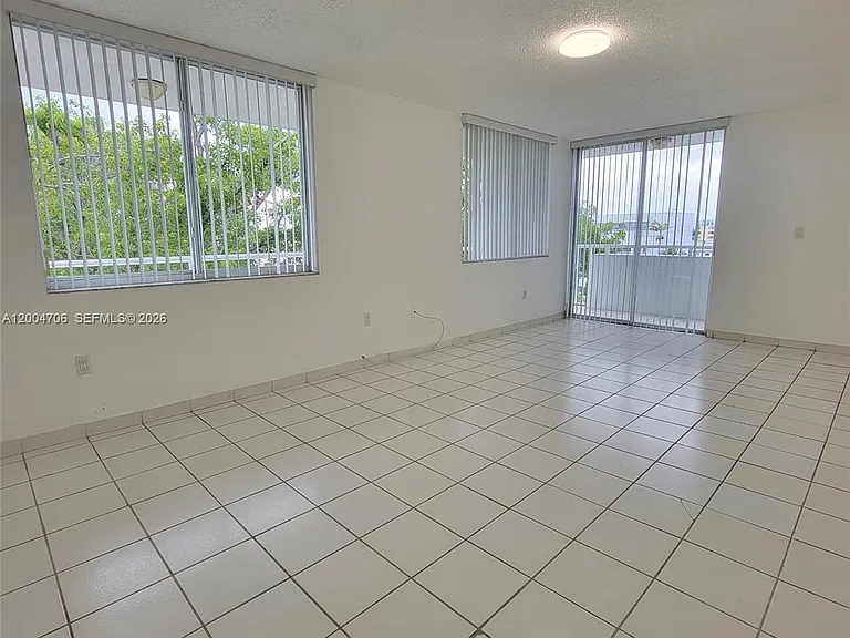 7601 Dickens Ave #402 — Photo 7