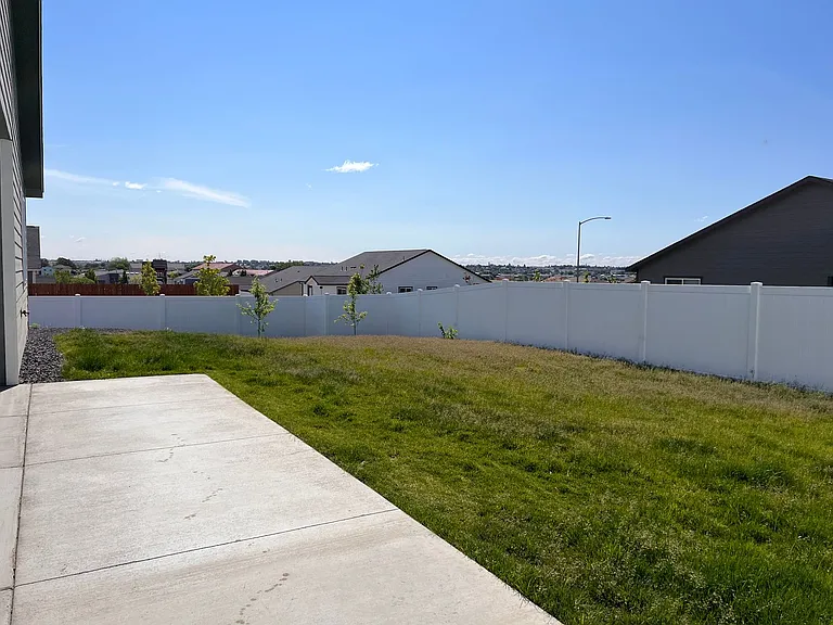 1401 W Bonneville St — Photo 11