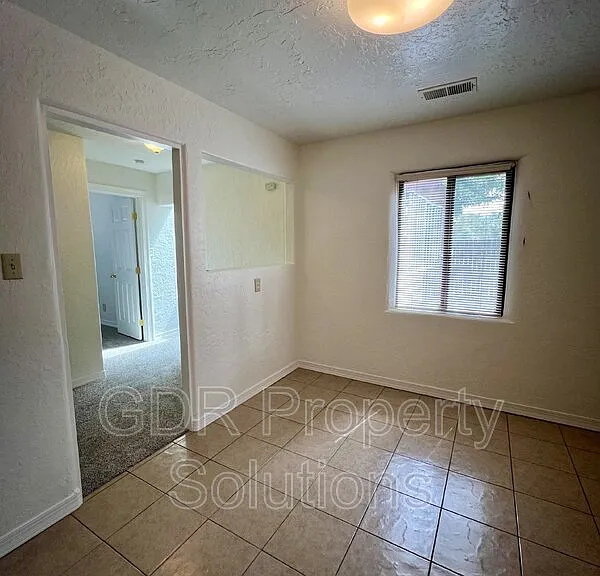 3529 Ross Ave SE — Photo 26