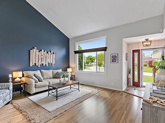5th image of 1041 N Cardinal Dr
