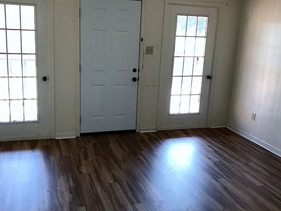 3rd image of 204 Cantal Dr APT D